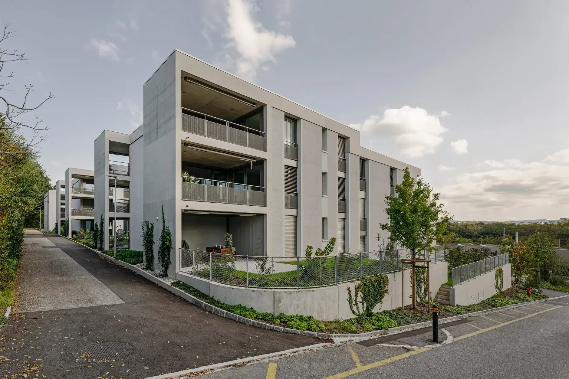 G62 Foto Aussen Obere Zufahrt