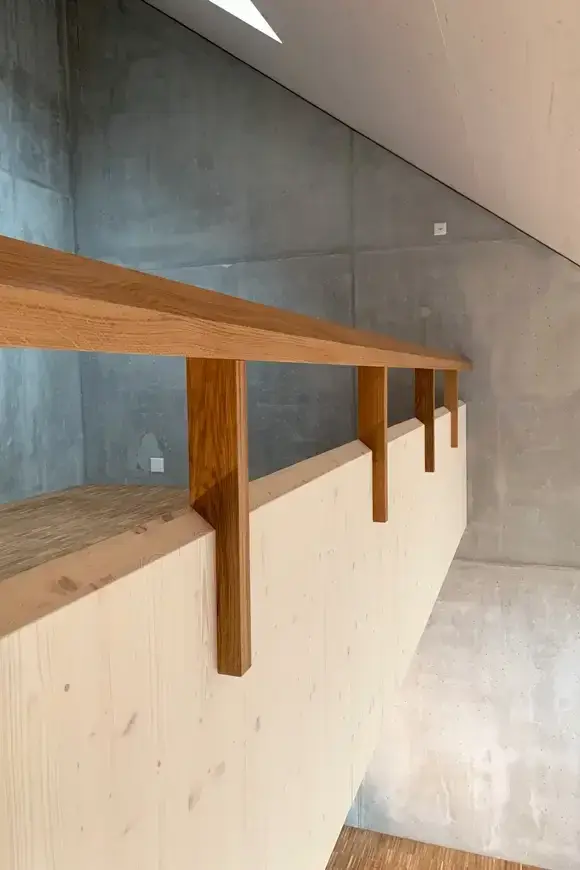 H31 B Foto Innen Geländer Galerie 01