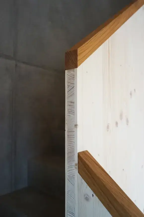 H31 B Foto Innen Treppe Handlauf