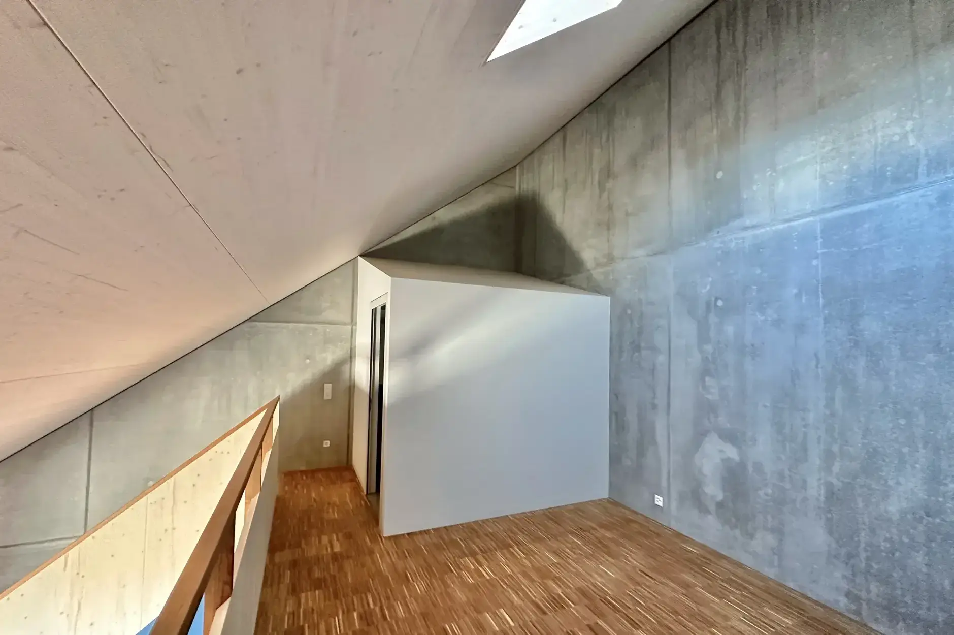 H31 B Foto Innen Dachgeschoss