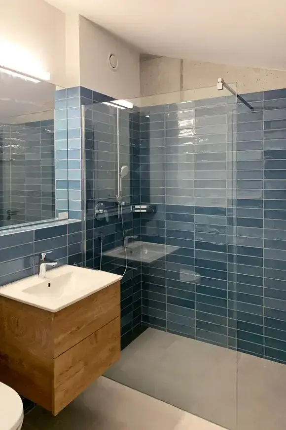 H31 B Foto Innen Badzimmer