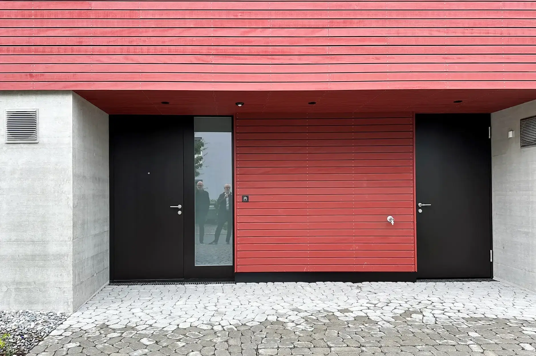 H37 Foto Aussen REFH Eingang