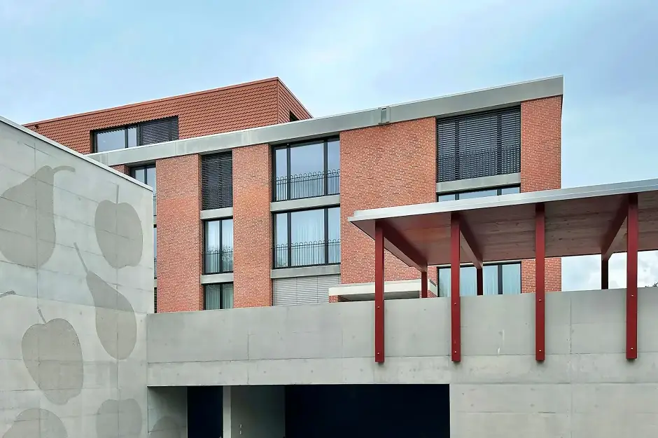 H37 Foto Aussen MFH Obst Sichtbeton